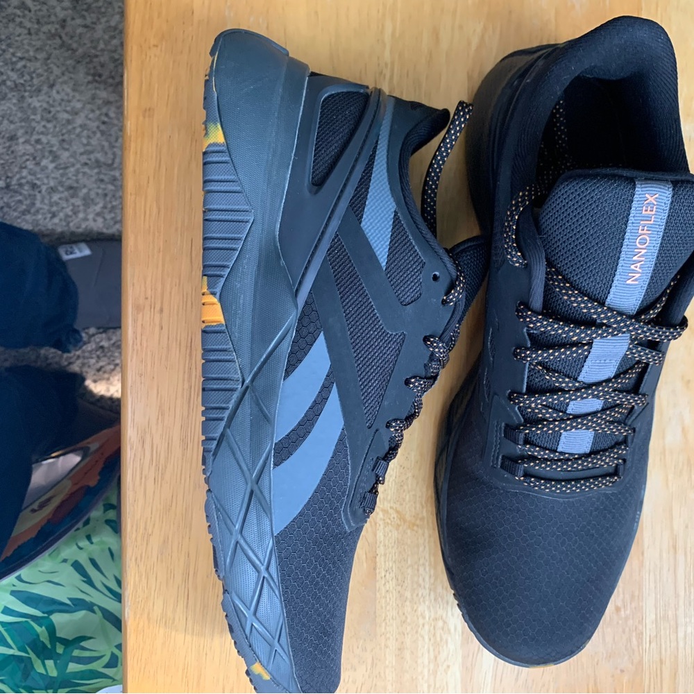 Reebok Men's Nanoflex Cross Trainer.                 Size:9.5.  Black & gray